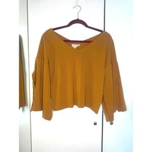 Moon River Women's Long Sleeve Top mustard V-Neck